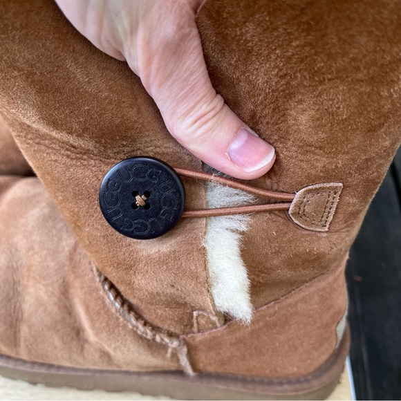UGG Bailey Button Shearling Lined Boots In Chestnut 5803 Sz 9 - Picture 8 of 16